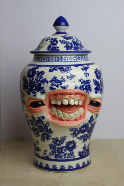 05 - Delft Face Jar