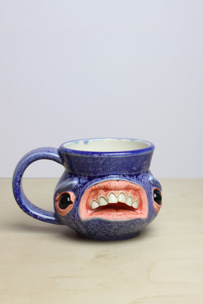 23 - Face Mug